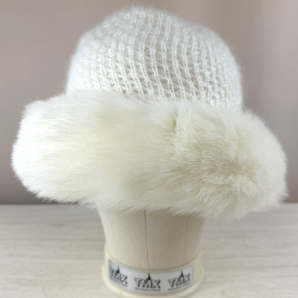 Vintage Faux Fur Trim Knit Womens Hat White Beanie Apres‎ Ski Glam Vegan USA
